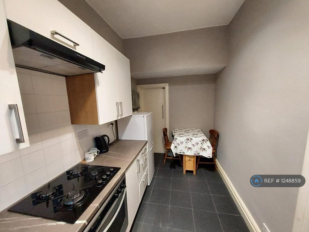 Kitchen/Dining Area