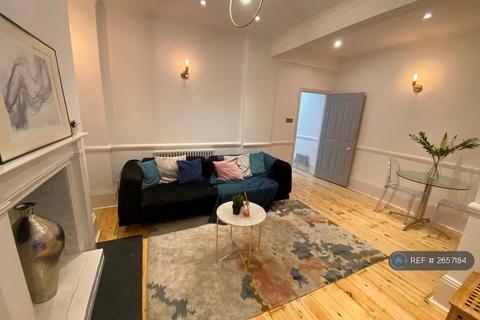 2 bedroom flat to rent, Overstone Road, London, W6