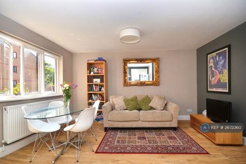 1 bedroom flat to rent, Glenville Grove, London, SE8