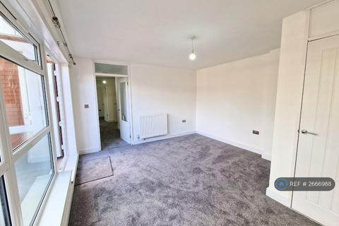 2 bedroom flat to rent, Shepherds Gardens, Birmingham, B15