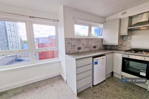 2 bedroom flat to rent, Shepherds Gardens, Birmingham, B15