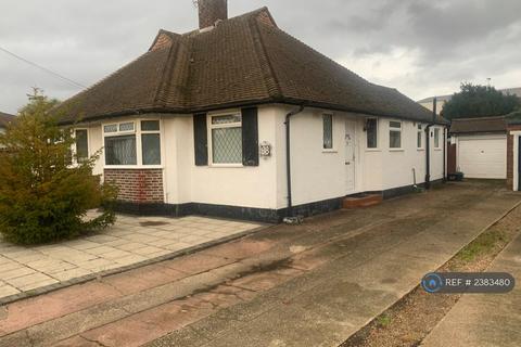 undefined, Woodlawn Crescent, Twickenham, TW2