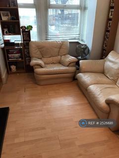 2 bedroom flat to rent, North Road, Westcliff-On-Sea, SS0
