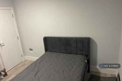 1 bedroom in a house share to rent, Ashburton Road, Reading, RG2