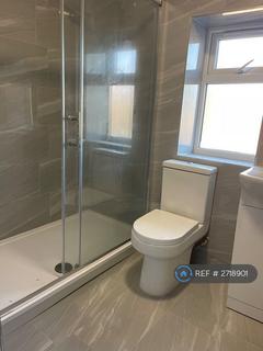 1 bedroom in a house share to rent, Ashburton Road, Reading, RG2