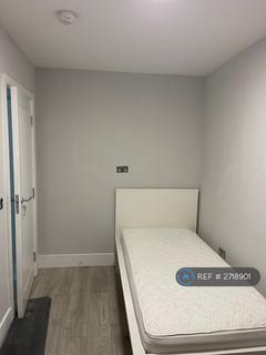 1 bedroom in a house share to rent, Ashburton Road, Reading, RG2