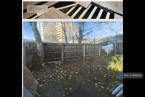 undefined, Sedgemere Road, London, SE2