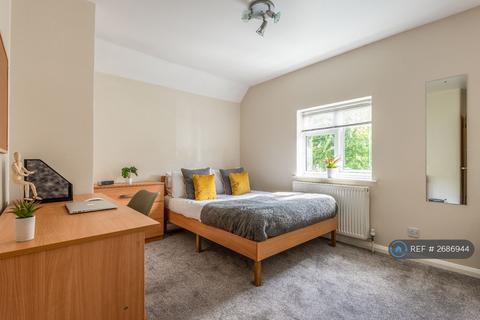 5 bedroom semi-detached house to rent, Hillside, Brighton, BN2