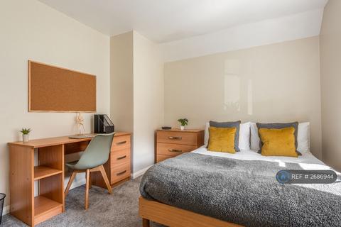 5 bedroom semi-detached house to rent, Hillside, Brighton, BN2
