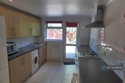 5 bedroom semi-detached house to rent, Fox Lane, Winchester, SO22