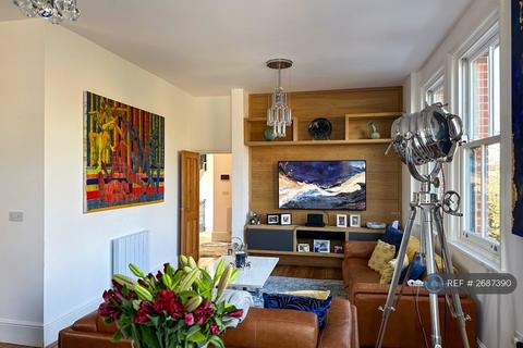 undefined, Blackheath Hill, London, SE10