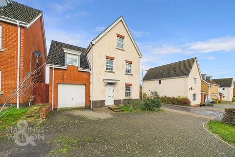 4 bedroom townhouse for sale, Bishy Barnabee Way, Three Score, Norwich