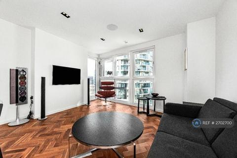1 bedroom in a flat share to rent, New Providence Wharf, London, E14
