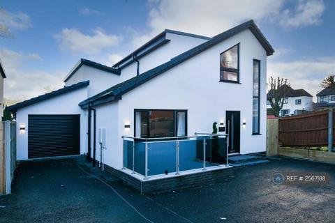 4 bedroom detached house to rent, Goldthorn Hill, Wolverhampton, WV2