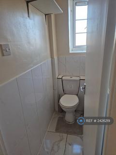 1 bedroom in a flat share to rent, London, London, SW4