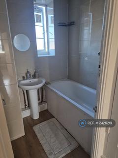 1 bedroom in a flat share to rent, London, London, SW4