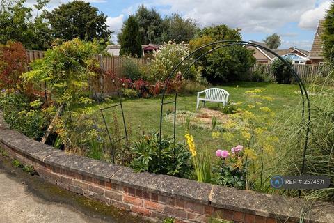4 bedroom detached house to rent, Doncaster Road, Hatfield, DN7