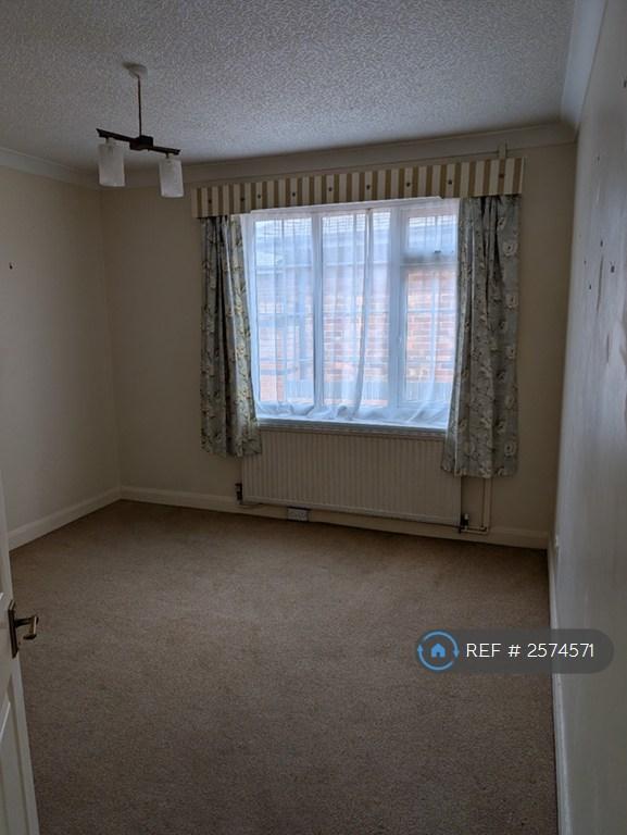 Dining Room/Bedroom 4