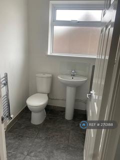 2 bedroom maisonette to rent, Ryebridge Close, Leatherhead, KT22