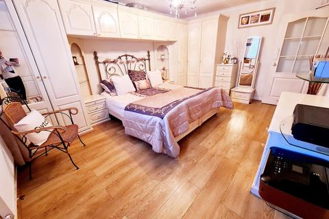3 bedroom semi-detached house for sale, David Williams Terrace, Port Tennant, Swansea, City And County of Swansea.