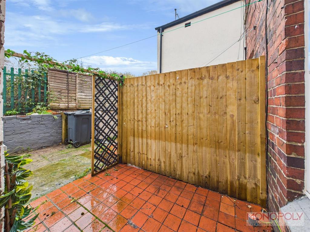 CAM04439 G0-PR0191-STILL006.jpg