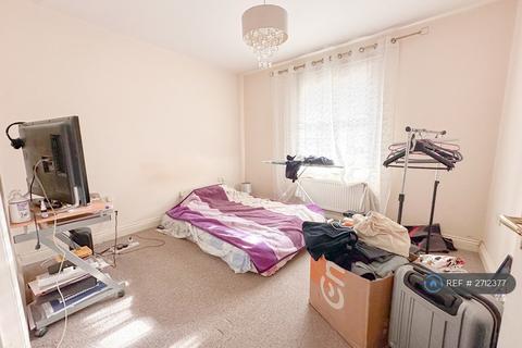 2 bedroom flat to rent, Albercourt, Bournemouth, BH5
