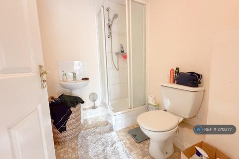 2 bedroom flat to rent, Albercourt, Bournemouth, BH5