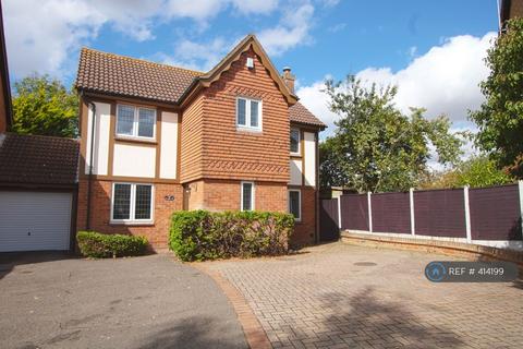 4 bedroom detached house to rent, Cavendish Way, Basildon, SS15
