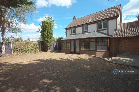 4 bedroom detached house to rent, Cavendish Way, Basildon, SS15