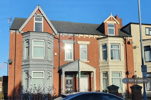 6 bedroom semi-detached house to rent, Middlesbrough, Middlesbrough, TS1