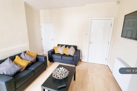 3 bedroom end of terrace house to rent, Lower Regent Street, Beeston, Nottingham, NG9