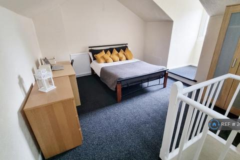 3 bedroom end of terrace house to rent, Lower Regent Street, Beeston, Nottingham, NG9