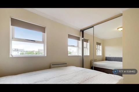 undefined, Elmgreen Close, Stratford, E15