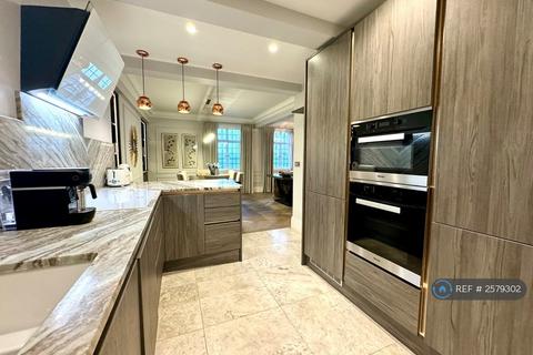 4 bedroom flat to rent, Chiltern Court, London, NW1