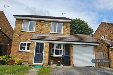 undefined, Sands Farm Drive, Burnham, Slough, SL1