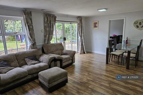 undefined, Sands Farm Drive, Burnham, Slough, SL1