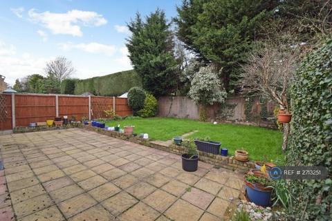 undefined, Sands Farm Drive, Burnham, Slough, SL1