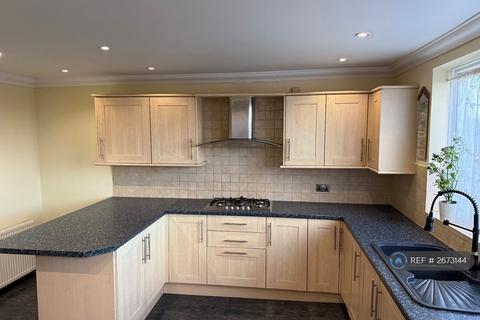 undefined, Dickens Avenue, Tilbury, RM18