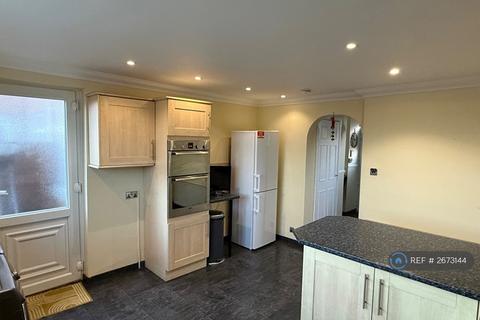 undefined, Dickens Avenue, Tilbury, RM18
