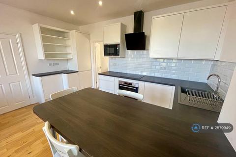 2 bedroom flat to rent, Lambert Road, London, SW2