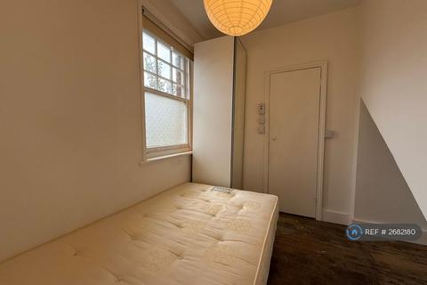 undefined, Tottenham Lane, London, N8