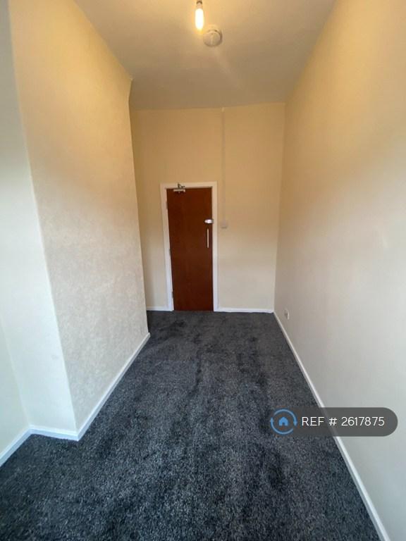 Large Single Bedroom