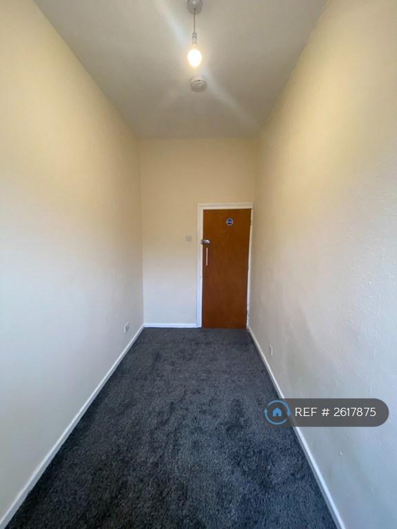 Large Single Bedroom