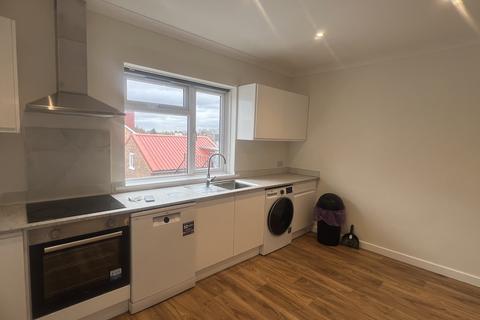 2 bedroom apartment to rent, Kingsley Road, Hounslow TW3