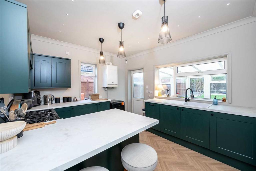 Kitchen: