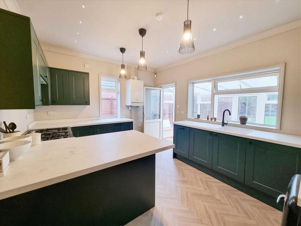 Kitchen:
