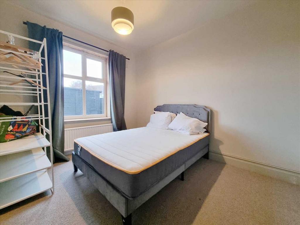 Bedroom 2: