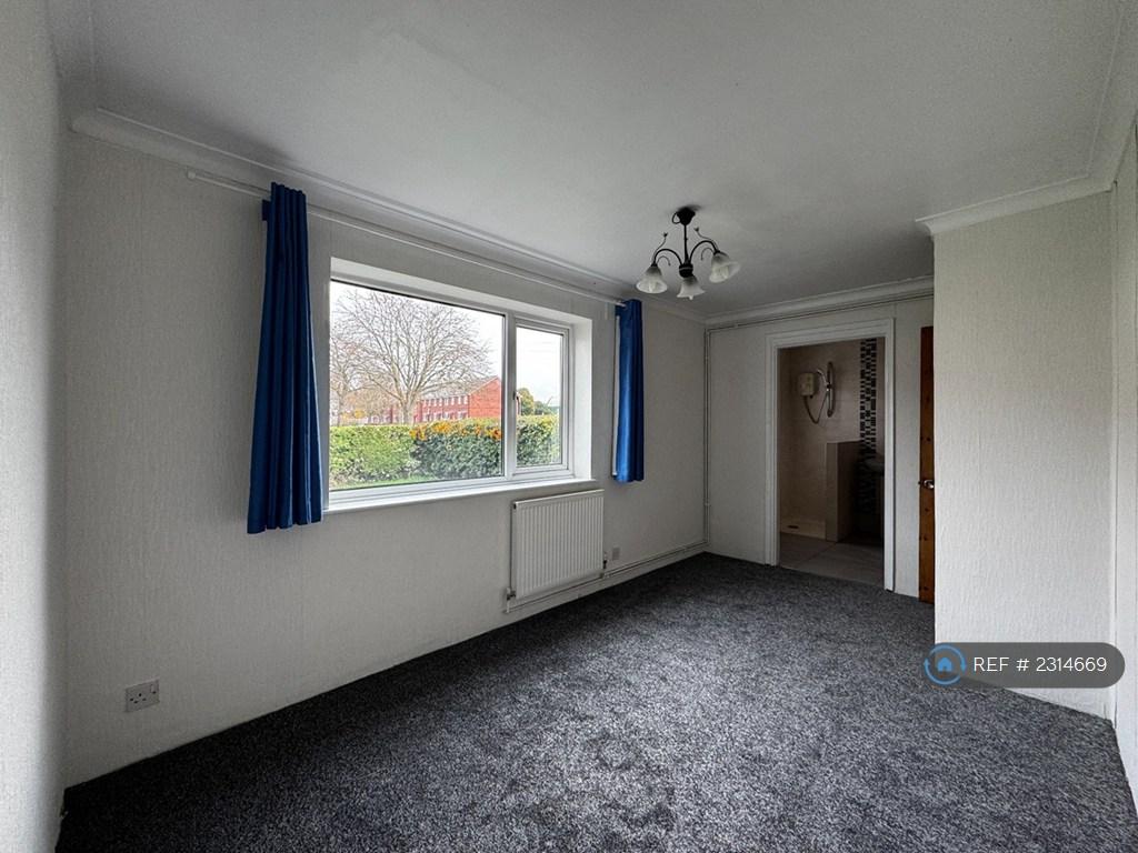 Downstairs En Suite Bedroom