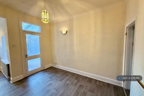 2 bedroom terraced house to rent, West Carr Road, Retford, DN22