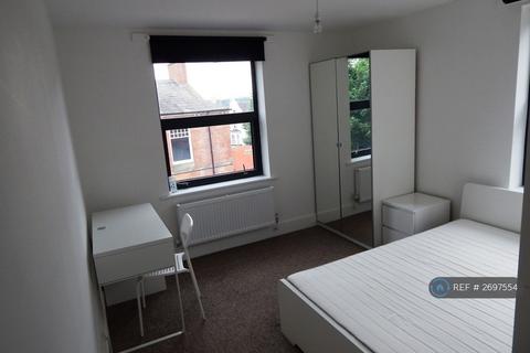 2 bedroom flat to rent, Clarendon Road, Leed, LS2